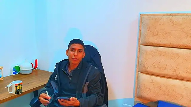 darkknight xx online show from March 8, 8:23 pm