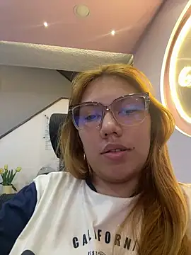 Lia Sterling online show from March 20, 12:15 am