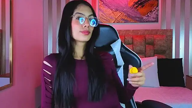 j belle  online show from March 9, 12:53 pm