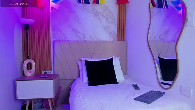 j belle  online show from July 16, 8:48 pm