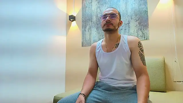 LUCA KINGG online show from March 14, 7:41 pm