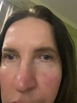 Snapshot of TeraGold46 chatting on April 17, 6:22 pm TeraGold46 online show from April 17, 6:22 pm