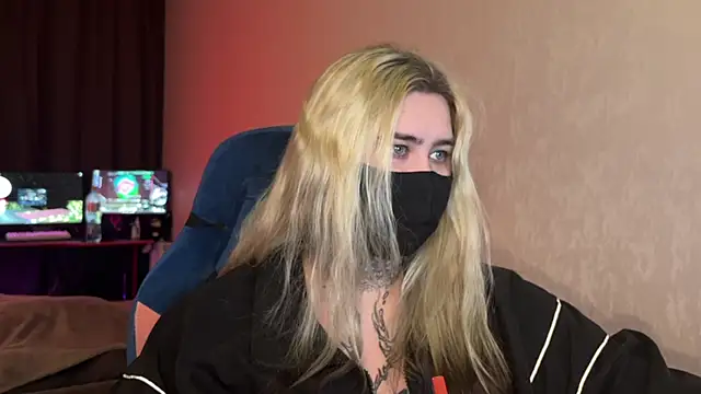 Xtoni  online show from March 6, 8:38 pm