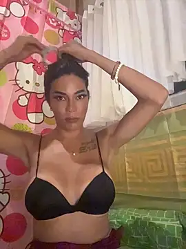 YannieLickcious online show from May 9, 9:09 pm