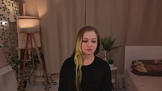 KarriePinilla online show from March 11, 6:41 am