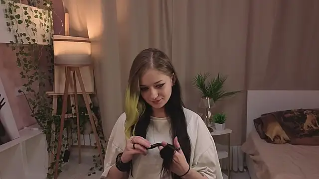 KarriePinilla online show from March 13, 6:09 am