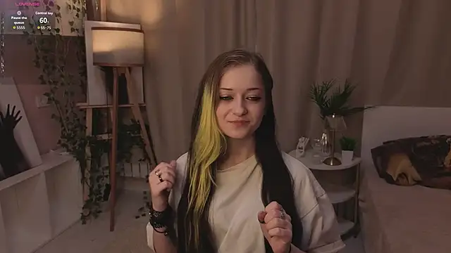 KarriePinilla online show from March 14, 6:08 am