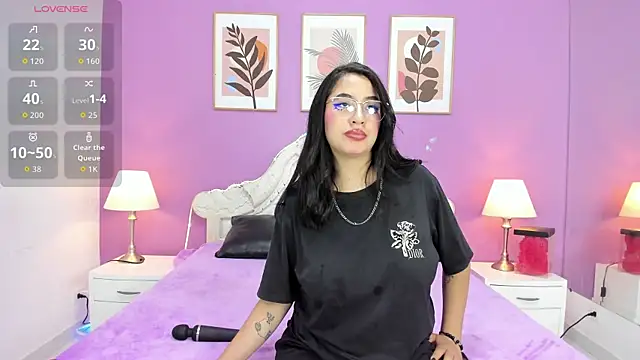 YayaQueen online show from June 16, 11:57 am