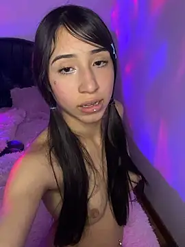 Snapshot of SweetBbyX chatting on March 8, 3:10 am SweetBbyX online show from March 8, 3:10 am