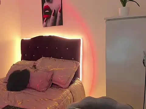 nathyjonees online show from April 24, 2:14 am