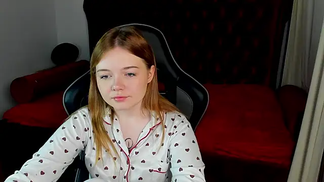 ElinaVale online show from April 28, 5:07 pm