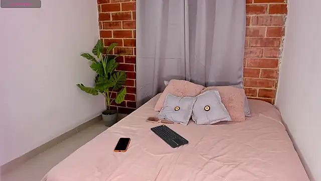 Snapshot of ashley_hills_ chatting on July 11, 2:14 am ashley hills online show from July 11, 2:14 am
