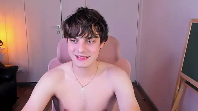 MaxVibee online show from March 8, 2:04 am