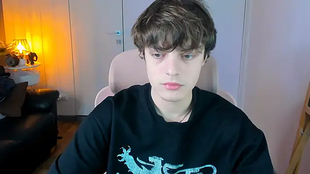 MaxVibee online show from March 11, 7:09 pm