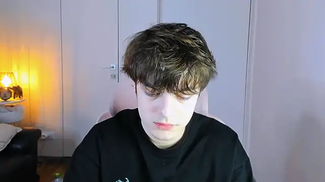 MaxVibee online show from March 17, 8:45 pm