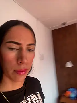 isa rousse25 online show from March 14, 8:36 pm