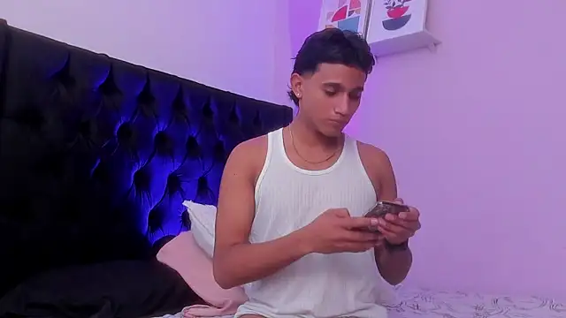Snapshot of Morgan_Bladee chatting on May 12, 4:53 am Morgan Bladee online show from May 12, 4:53 am