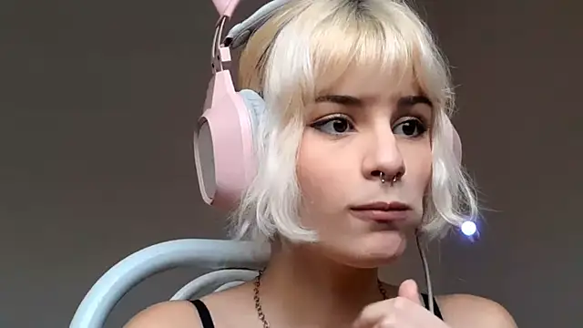 JustinCerqueira online show from March 9, 5:50 pm