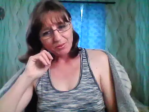Alisaprice077 online show from April 7, 9:32 am