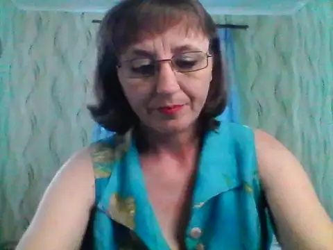 Alisaprice077 online show from April 16, 11:55 am