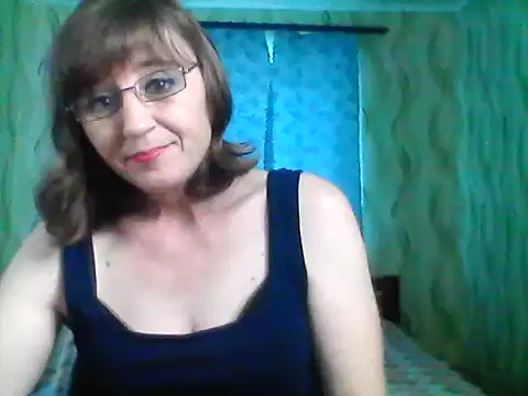 Snapshot of Alisaprice077 chatting on June 5, 8:42 am Alisaprice077 online show from June 5, 8:42 am