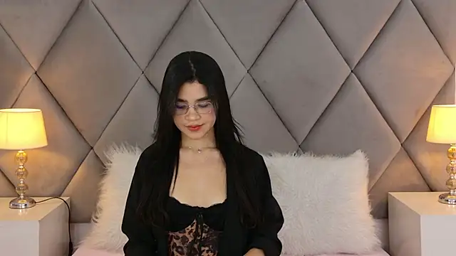 OliviaDiaz online show from May 2, 8:03 pm