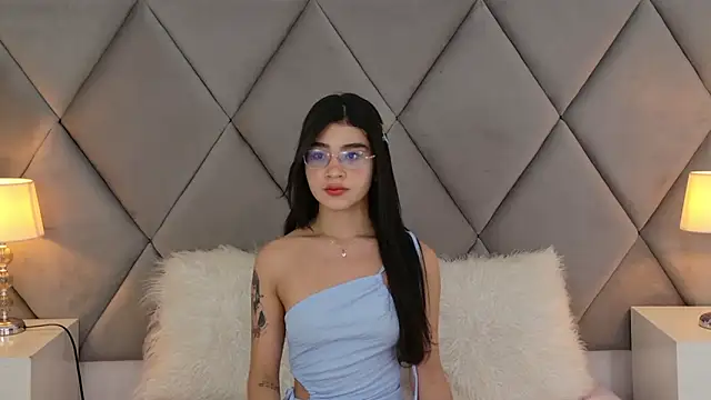 OliviaDiaz online show from May 7, 8:03 pm