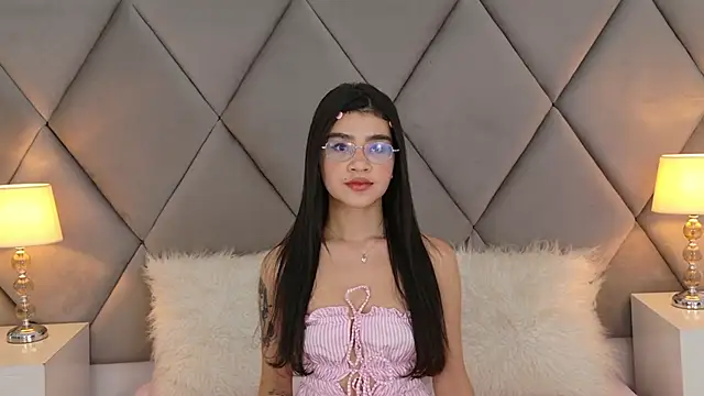 OliviaDiaz online show from May 10, 8:03 pm