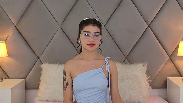 OliviaDiaz online show from May 15, 8:16 pm
