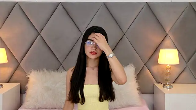 OliviaDiaz online show from May 25, 8:04 pm