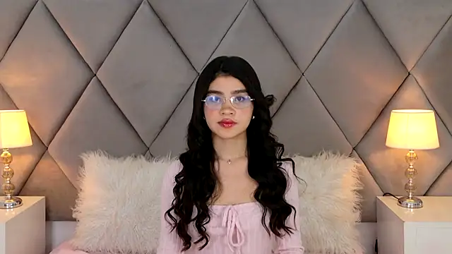 OliviaDiaz online show from May 26, 8:05 pm