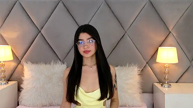 OliviaDiaz online show from May 30, 8:06 pm