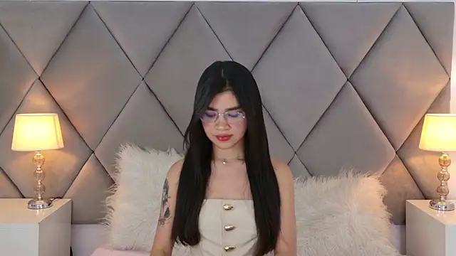 OliviaDiaz online show from June 2, 8:11 pm