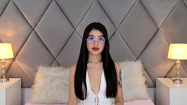 OliviaDiaz online show from June 4, 8:04 pm