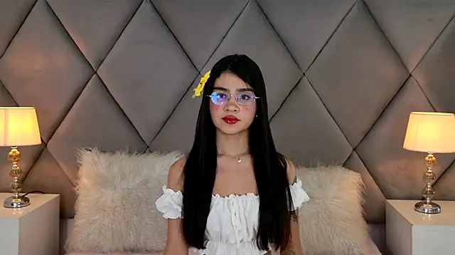 OliviaDiaz online show from June 8, 8:20 pm