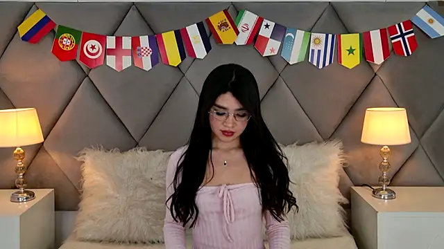 OliviaDiaz online show from June 16, 8:22 pm