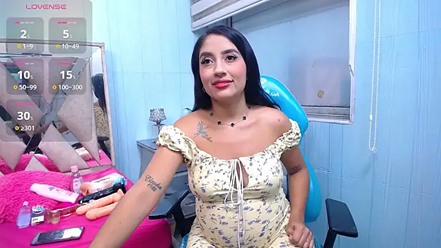 Snapshot of kataleya_12 chatting on June 17, 12:07 pm kataleya 12 online show from June 17, 12:07 pm