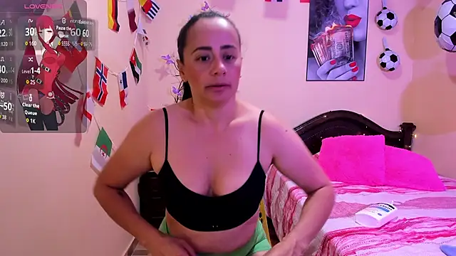 sara florez12 online show from June 25, 11:15 am