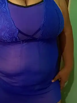 latina bigtitss online show from April 30, 4:30 am