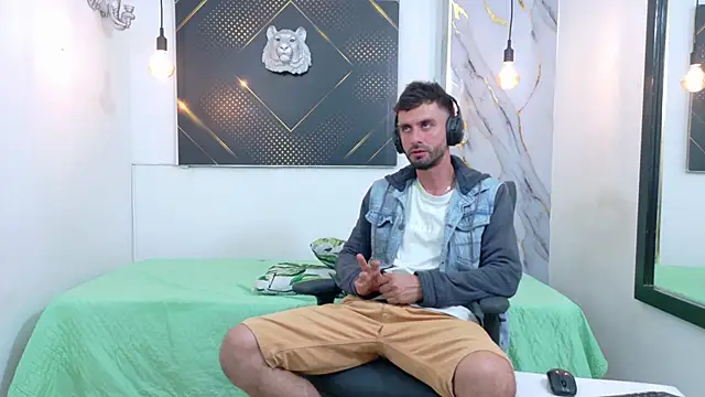 KingOfTemptation online show from June 10, 4:01 am
