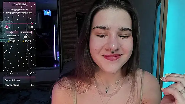 With Elly online show from March 17, 12:08 pm