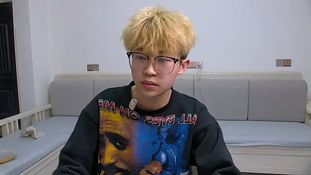 Chili-001 online show from March 14, 10:21 am