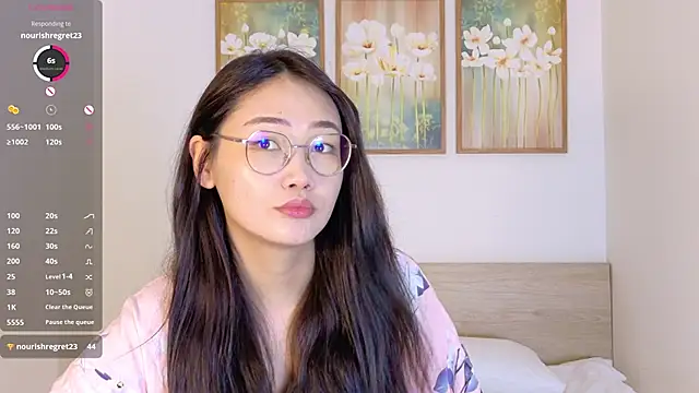 pinkyblooom online show from March 15, 9:04 am