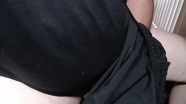 namecowboyj23 online show from April 5, 4:26 pm