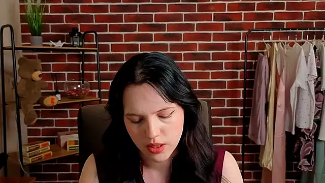 MarshaaOliver online show from March 23, 11:36 am