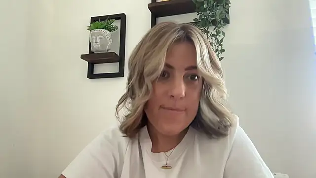 annabellewarick online show from July 14, 1:28 pm