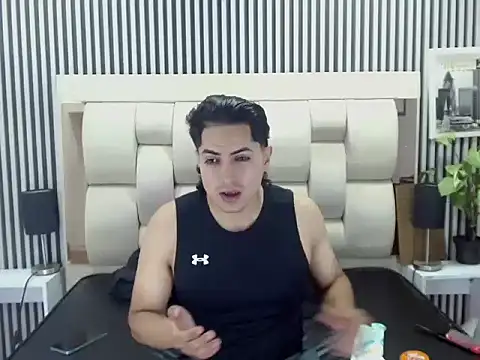 Alex Wolft online show from June 18, 1:59 pm