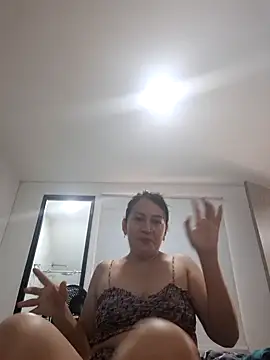 Snapshot of Dr_Edna_naughty chatting on May 20, 12:22 pm Dr Edna naughty online show from May 20, 12:22 pm