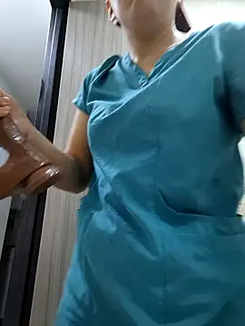 Snapshot of Dr_Edna_naughty chatting on June 3, 1:25 pm Dr Edna naughty online show from June 3, 1:25 pm