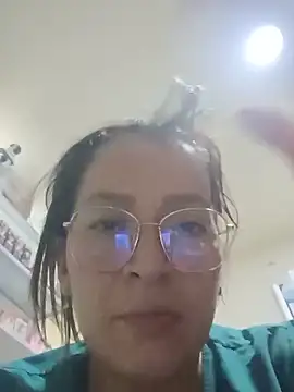 Snapshot of Dr_Edna_naughty chatting on June 12, 12:09 am Dr Edna naughty online show from June 12, 12:09 am